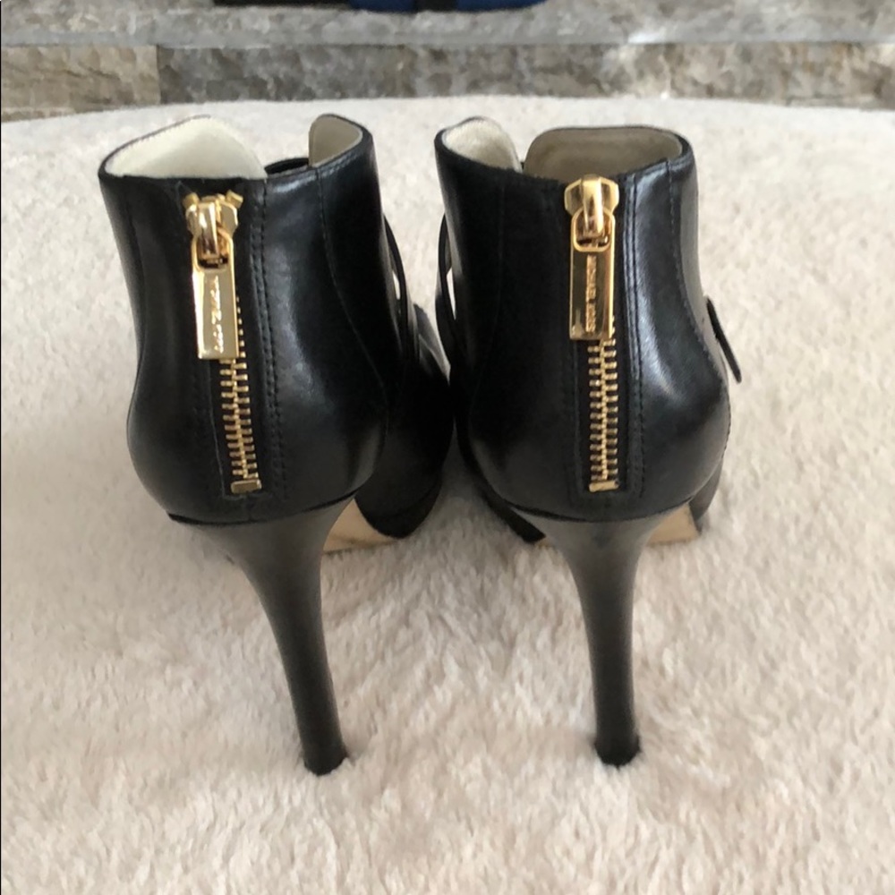 Michael Kors🌹booties with gold hardware - Picture 4 of 7